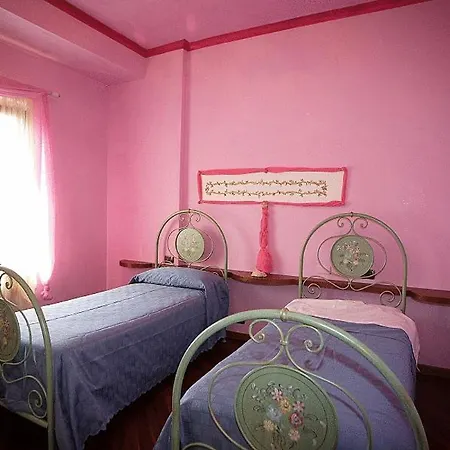 מלון דירות Criro 4*